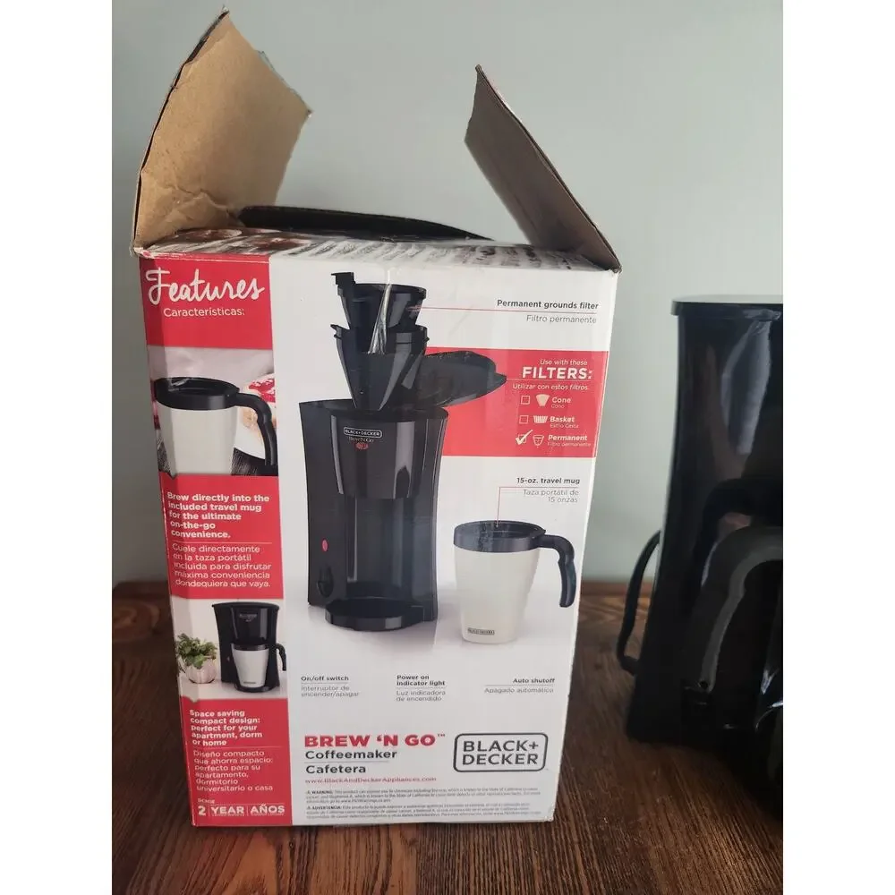 Black & Decker Brew'n Go Personal Coffeemaker w box and Travel Mug